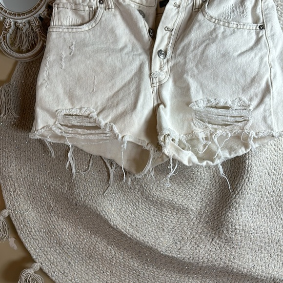 Cream wild fable ripped shorts - Picture 4 of 5